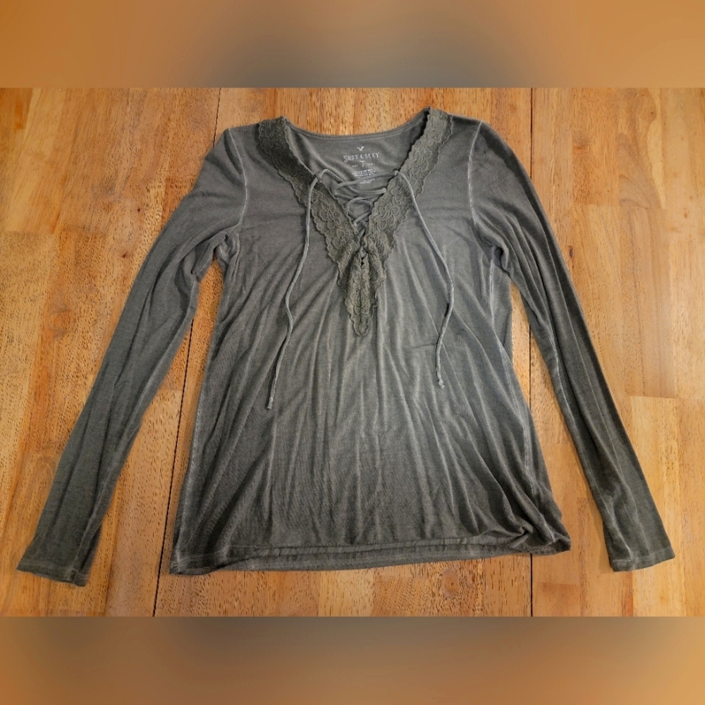 AE soft and sexy shirt size S
